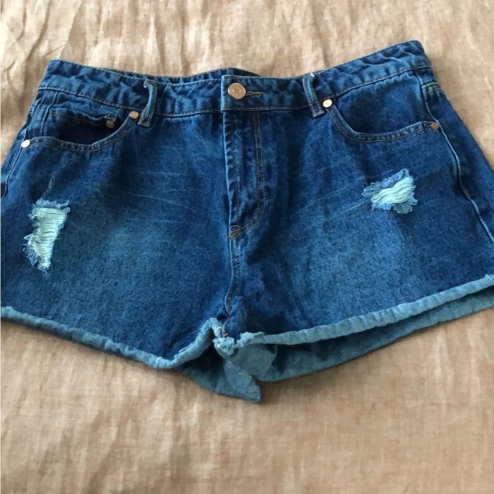 Hi Rise Jean Shorts - Picture 1 of 3